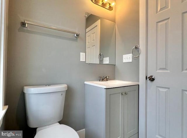725 N Streeper St, Baltimore, MD 21205 - bathroom featuring toilet and vanity