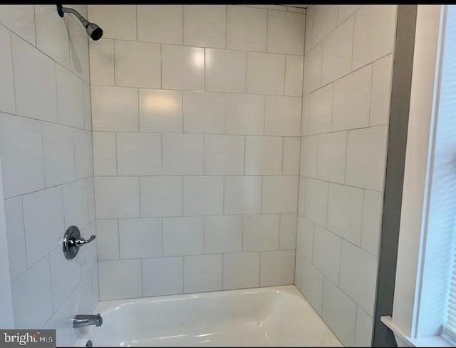 725 N Streeper St, Baltimore, MD 21205 - bathroom with bathtub / shower combination