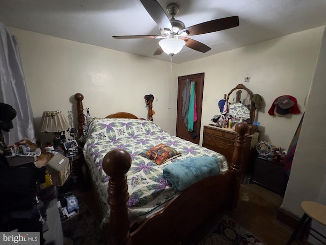 bedroom featuring ceiling fan