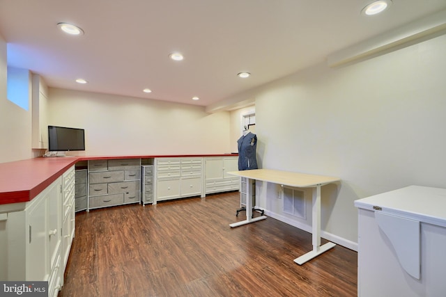 office area featuring dark hardwood / wood-style flooring