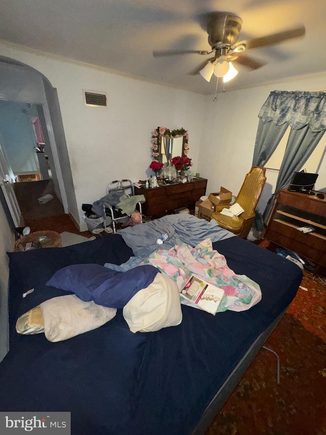 bedroom featuring ceiling fan