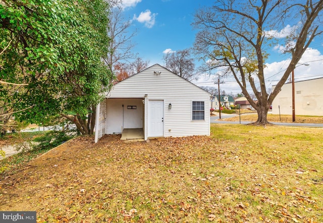 exterior space with a lawn