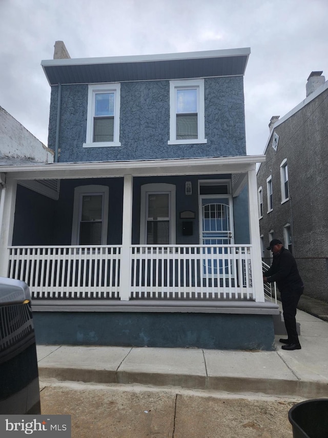 view of front facade with covered porch