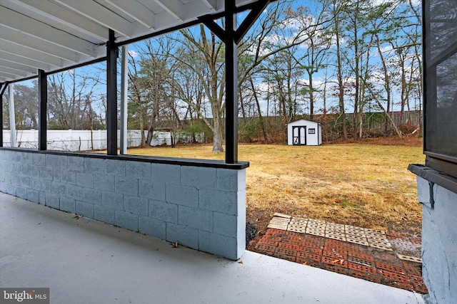 view of yard with a shed