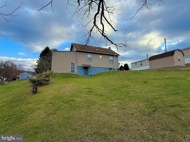 303 16th St, Saxton, PA 16678 - back of house with a yard