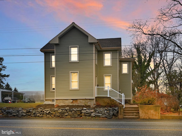 view of front of property