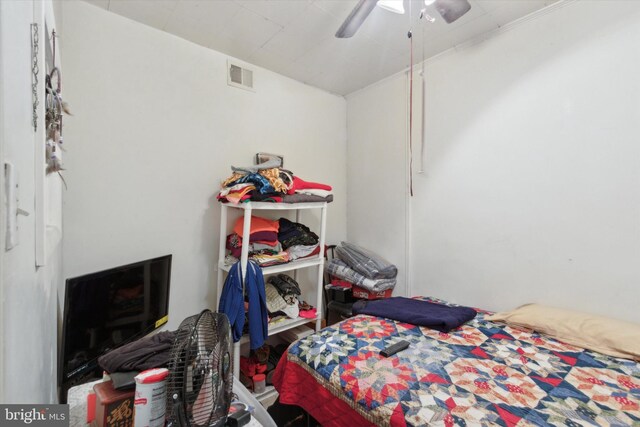 2048 S Croskey St, Philadelphia, PA 19145 - bedroom featuring ceiling fan