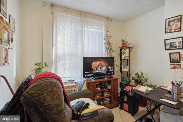 2048 S Croskey St, Philadelphia, PA 19145 - office with ornamental molding