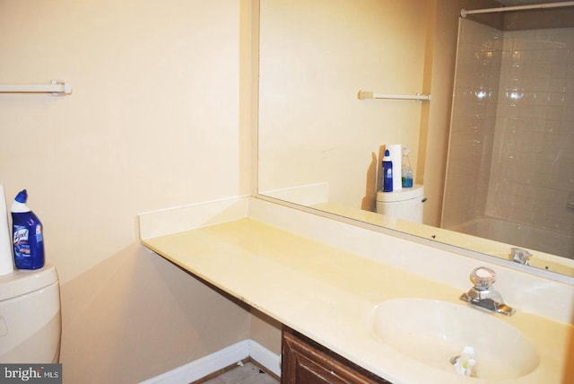 full bathroom featuring vanity, toilet, and shower / bath combination