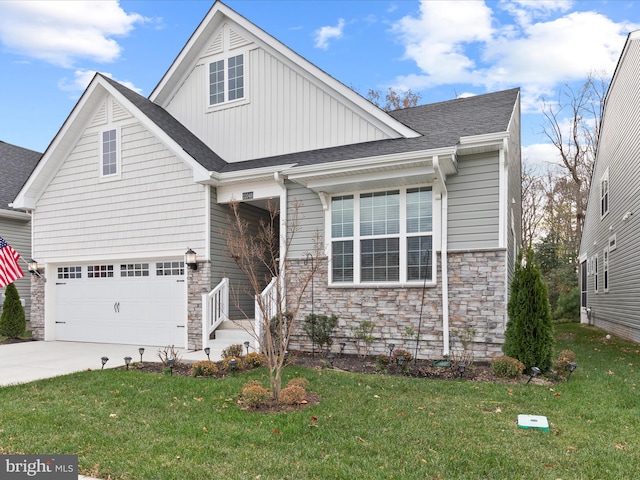 view of front of house with a front lawn