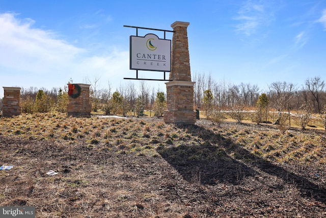 view of community / neighborhood sign