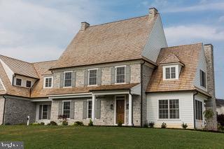 view of front of house featuring a front yard