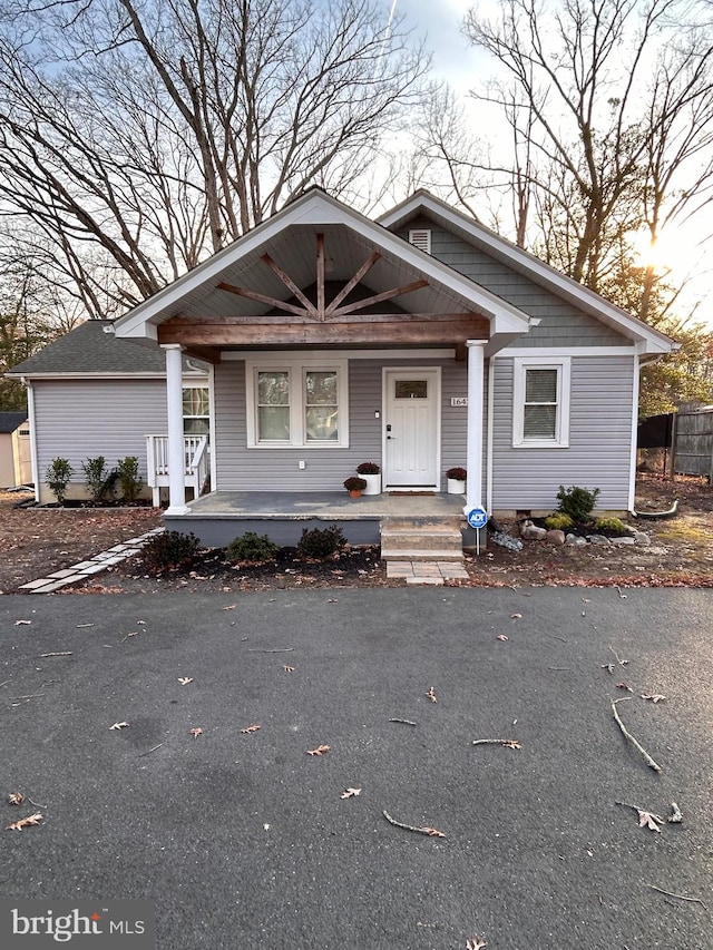 view of front of property with covered porch