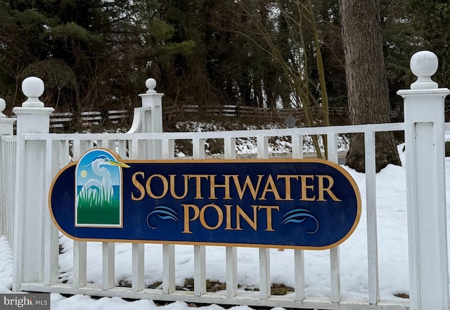 view of community / neighborhood sign