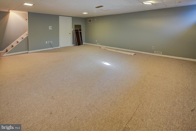 empty room featuring carpet flooring