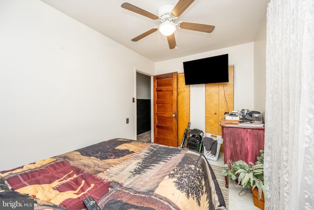 bedroom with carpet flooring and ceiling fan