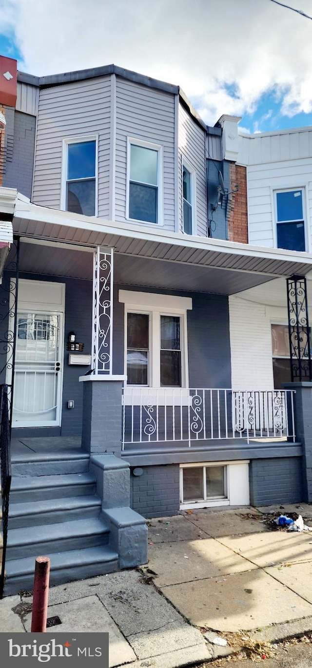 view of front of house with a porch