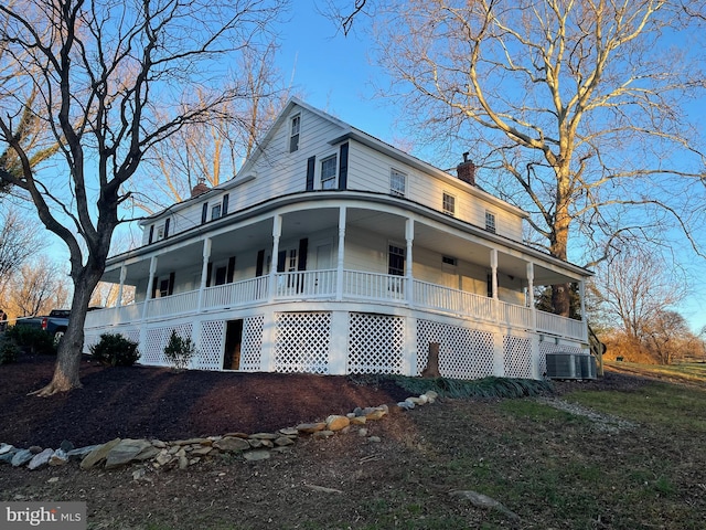 view of front facade featuring covered porch