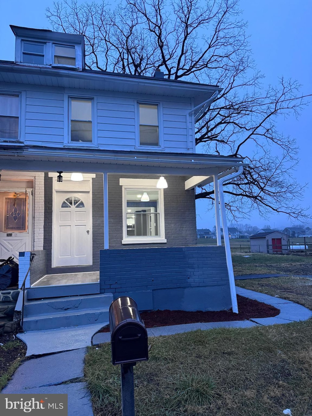 view of front of property with a porch