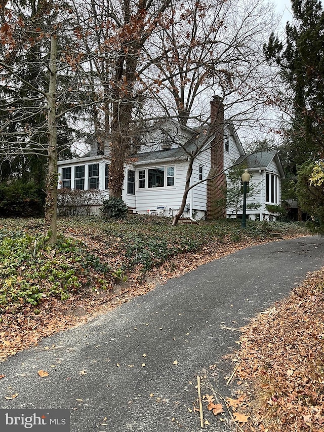 view of front of property