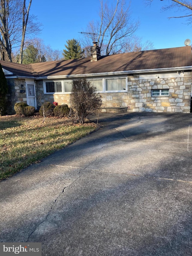 view of front of property