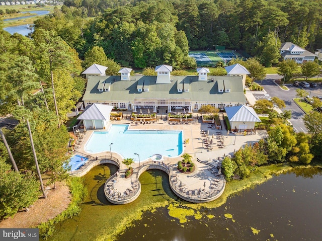 bird's eye view with a water view