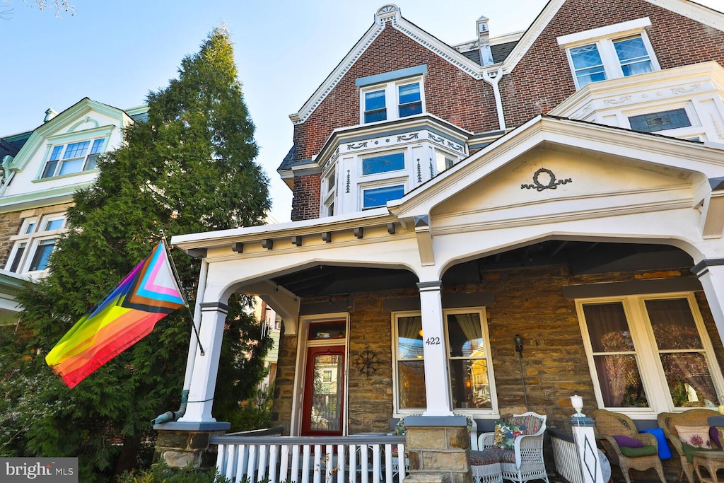 view of front of house with a porch