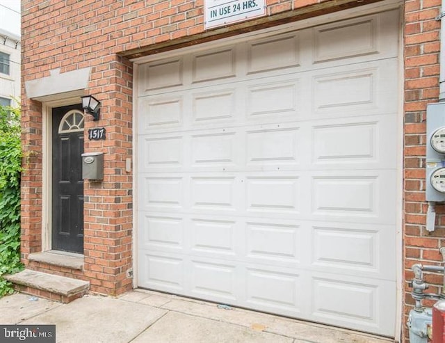 1517 S 6th St, Philadelphia, PA 19147 - garage with concrete driveway