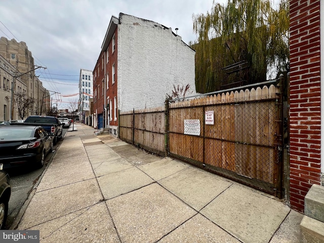 Listing photo 2 for 1319 Mount Vernon St, Philadelphia PA 19123