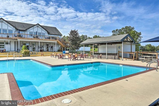 Saunders Ct, Bushkill, PA 18324