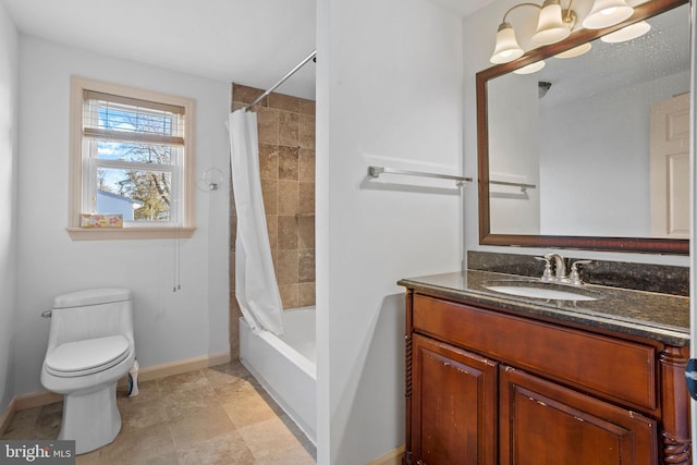 full bathroom featuring vanity, shower / bath combination with curtain, toilet, and an inviting chandelier