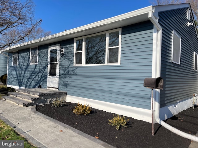 view of front of property featuring crawl space