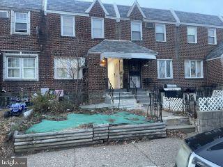 view of townhome / multi-family property