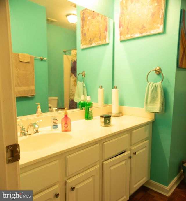 12817 Glasgow Ct, Fort Washington, MD 20744 - full bath with vanity and a shower with curtain
