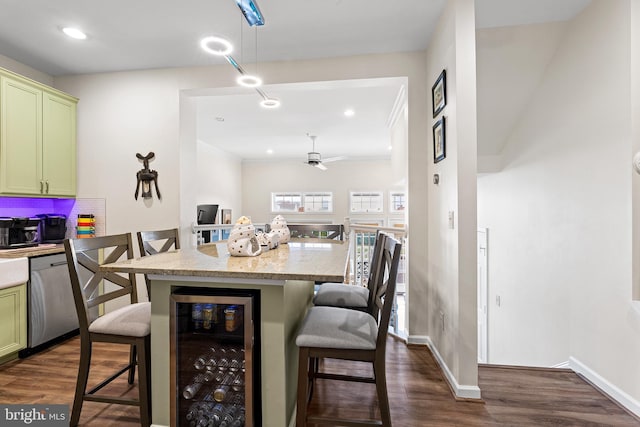 dining room with ornamental molding, beverage cooler, dark wood-type flooring, and ceiling fan