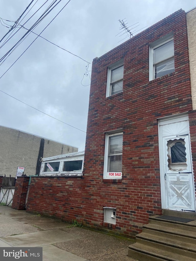 Listing photo 3 for 3041 Janney St, Philadelphia PA 19134