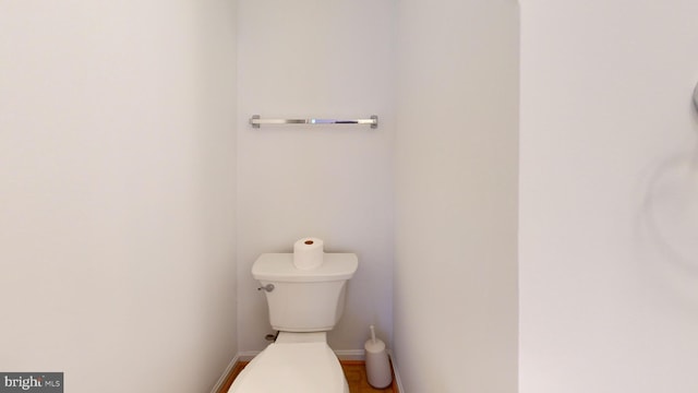 bathroom featuring toilet