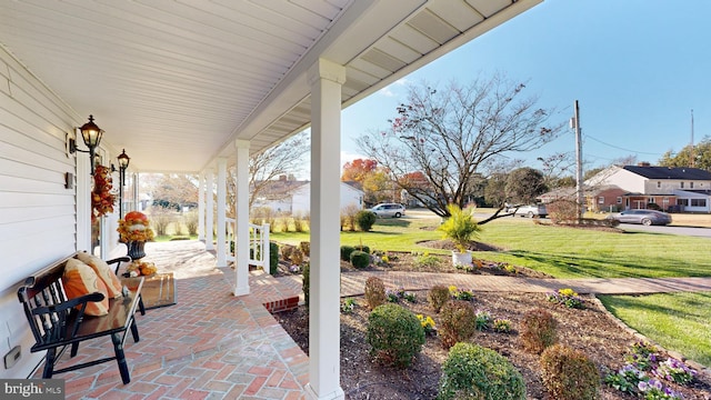 view of patio / terrace with covered porch