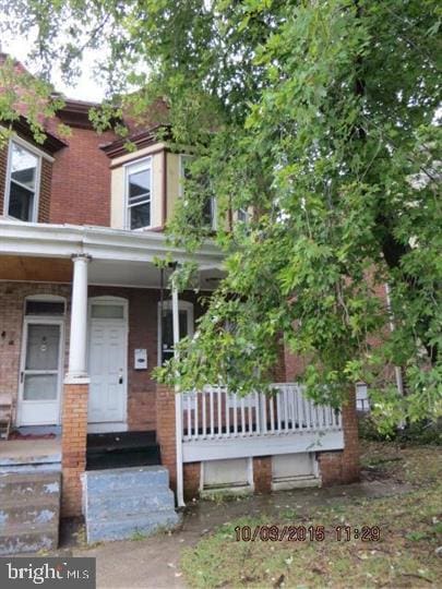 view of front of house with covered porch