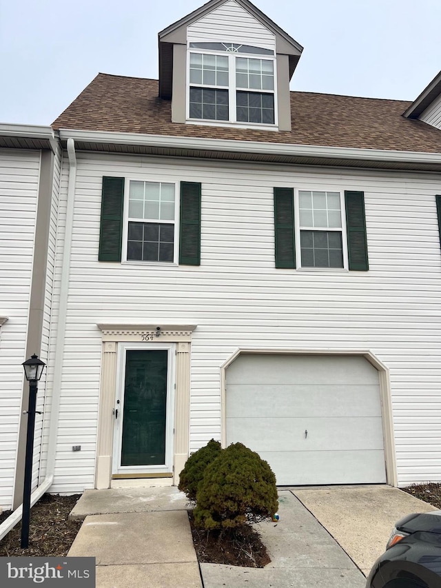 view of front facade with a garage