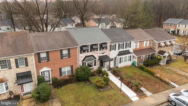 view of front of house featuring a front lawn