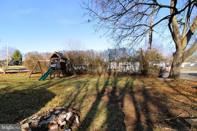 view of yard featuring a playground