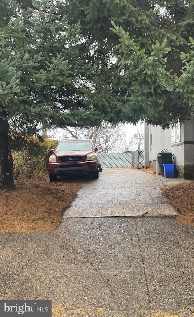 6701 Charles St, Philadelphia, PA 19135 - view of front of house featuring concrete driveway