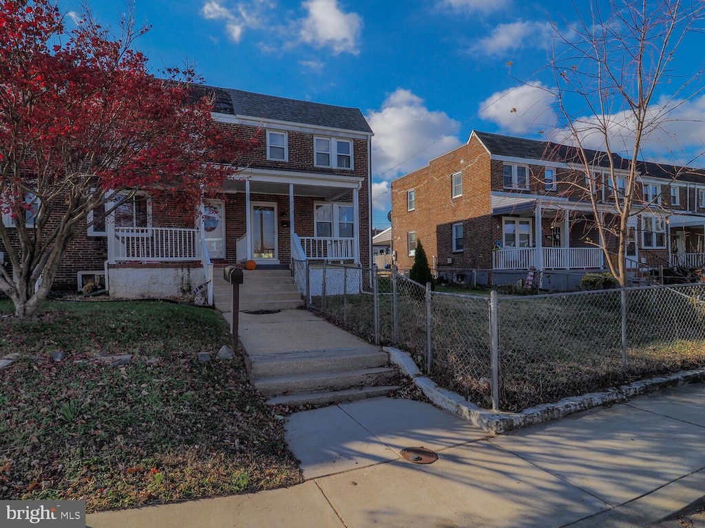 view of front of house featuring a porch