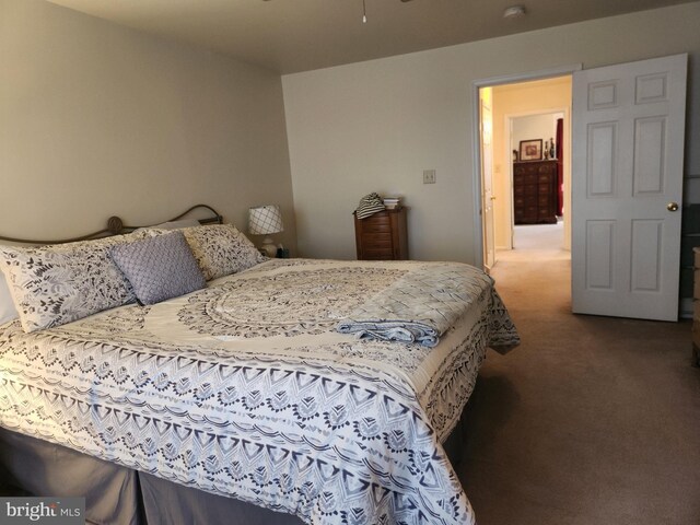 bedroom featuring carpet floors