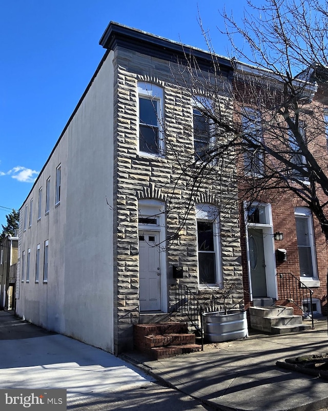 view of front of house