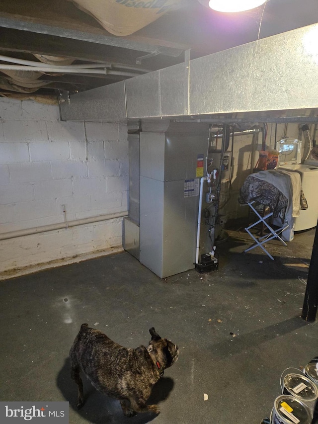 basement featuring washer / clothes dryer