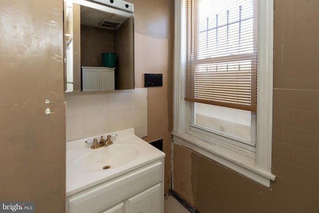 1137 Sycamore St, Camden, NJ 08103 - bathroom featuring vanity