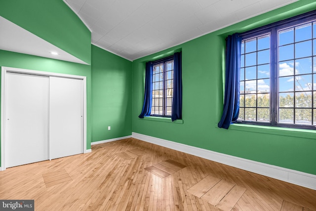 unfurnished bedroom featuring a closet