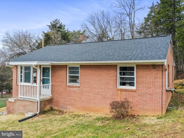 view of front of house with a front yard